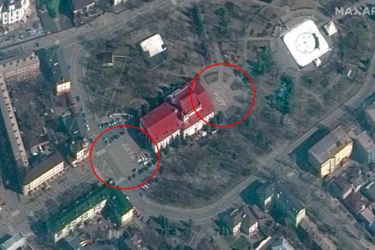 VIDEO/FOTO - Un teatru din Mariupol devenit refugiu, distrus de bombardamente, deşi cuvântul „copii” era scris mare pe asfalt