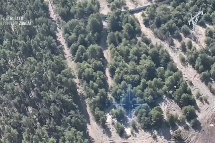 Ucrainenii au devenit experți la vânat tancuri rusești! Imagini de excepție din drona Bayraktar - VIDEO