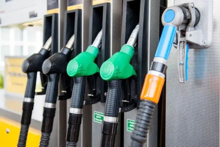 Măsura care ar fi trebuit să scadă preţul motorinei şi benzinei, nu mai este luată în considerare