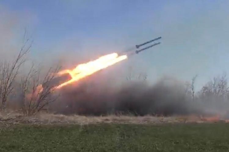 Primele imagini care surprind „bombele cu vid”. Rusia folosește arme termobarice în Ucraina-VIDEO
