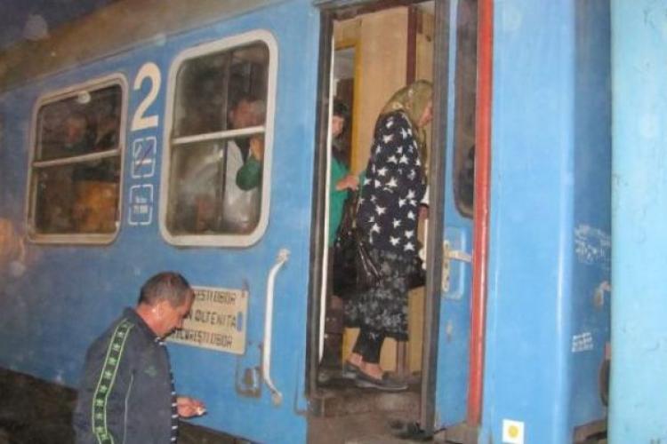 Un călător din ”trenul foamei” a amenințat cu cuțitul un controlor între haltele Cluj-Napoca și Câmpia Turzii
