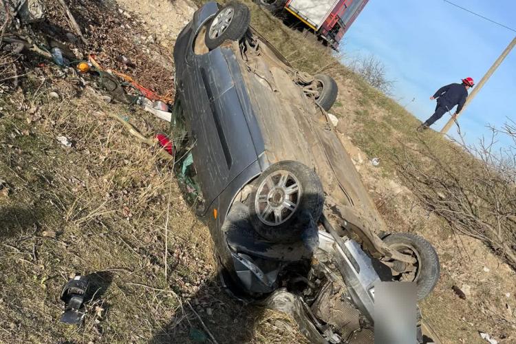 Accident la Cheia! O mașină s-a răsturnat în urma unui accident rutier petrecut în localitatea Cheia