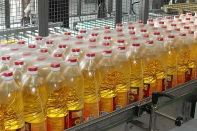 Cum și-a bătut joc un român de șeful de la Protecția Consumatorilor, după ce uleiul a ajuns la 34 de lei sticla