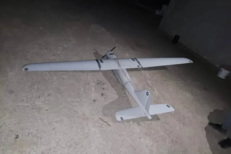 FOTO - O dronă militară cu ÎNSEMNE RUSEȘTI s-a prăbușit aseară într-o comună din Bistrița-Năsăud