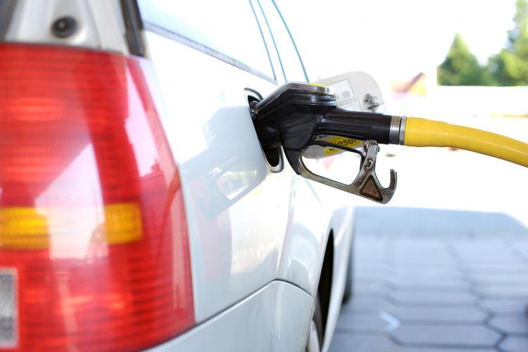 Inspecția Muncii a depistat 3.508 de nereguli la 2.453 de benzinării verificate. Amenzile par mari, dar nu i-au îngenunchiat