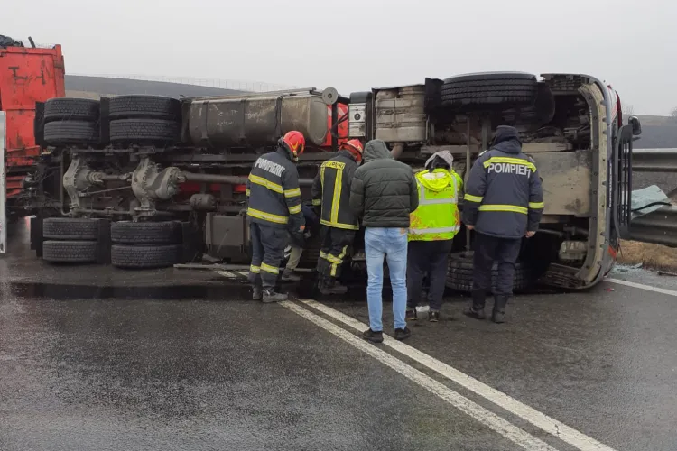 Accident pe Autostrada Transilvania! Drumul s-a umplut de fier vechi