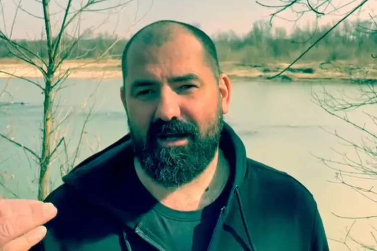 Mesajul lui Adi Hădean: Nu-i judecați pe refugiați, de la adăpostul unui salariu care intră pe card și luna asta - VIDEO