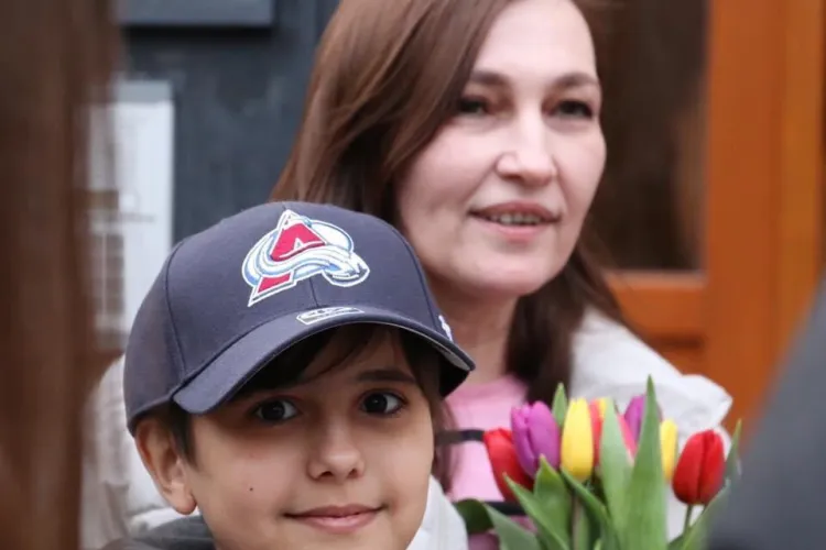 Adevărata poveste a băiatului de 11 ani, care a trecut singur granița Slovaciei. Familia sa a fugit de războiul din Siria, acum fug de războiul din Ucraina