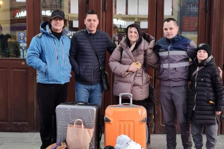 O familie din Odessa salvată de OMENIA din Ardeal. Un polițist din Cluj a avut grijă de ei ca și de familia lui - FOTO   