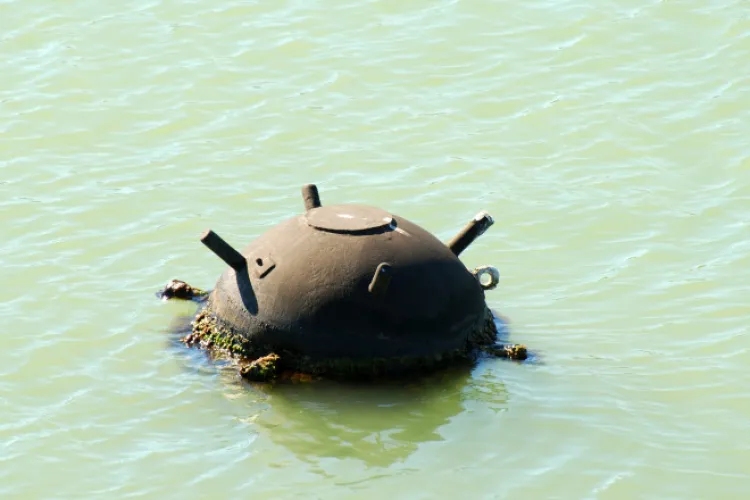 Mină de război, descoperită la 80 km de țărmul românesc. Autoritățile sunt în alertă