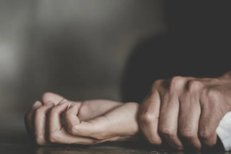 Bărbat din județul Cluj, arestat pentru viol după ce a întreţinut relaţii sexuale cu o minoră