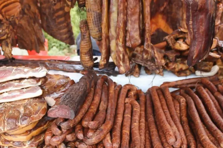 ANSVSA efectuează controale riguroase înainte de Paşte. Inspectorii vor verifica fiecare magazin care comercializează carne