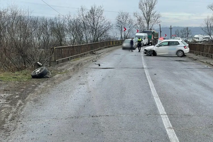 Accident GRAV în județul Cluj! În urma impactului roata i-a sărit 20 de metri - FOTO