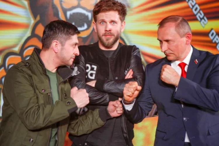 VIDEO - Incident aspru criticat de opinia publică, după ce Federația MMA a anunțat organizarea unei lupte între sosiile președinților Zelenski și Putin 