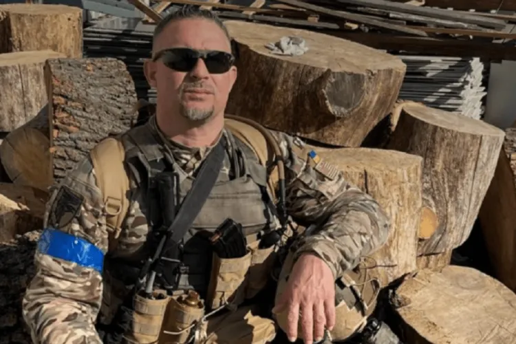 Cine e sergentul american James Vasquez, care seamănă teroare printre ruși. El strânge și donații pentru a cumpăra arme - VIDEO