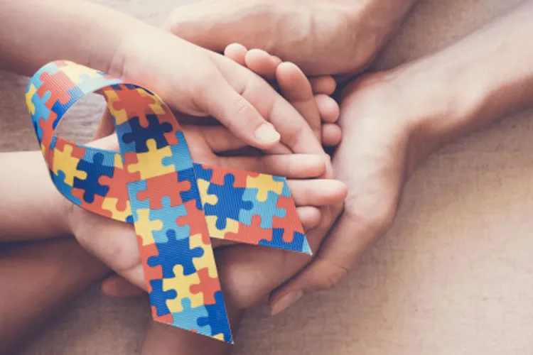 2 Aprilie: Ziua în care înțelegem ce presupune conștientizarea autismului