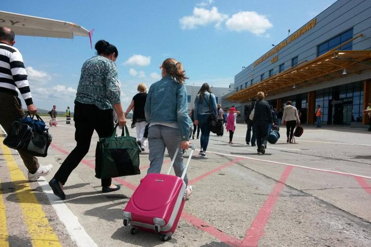 Irina Margareta Nistor face mișto de Aeroportul Cluj: Stăm pe jos! Să vă luați scaun cu voi, că nu sunt - FOTO