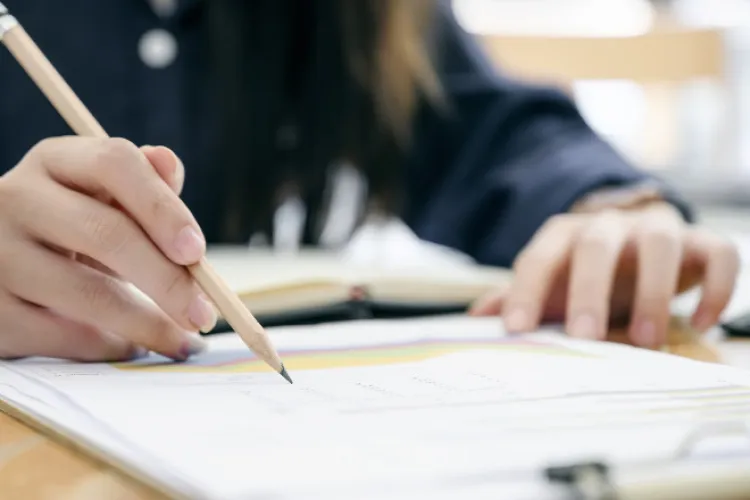 Gafă impardonabilă la simularea Evaluării Naţionale. Elevii dintr-o comună au primit subiecte în limba maghiară