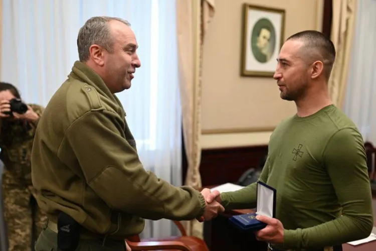 Autorul renumitului slogan, adresat navei rusești de război pe Insula Șerpilor, s-a întors acasă 