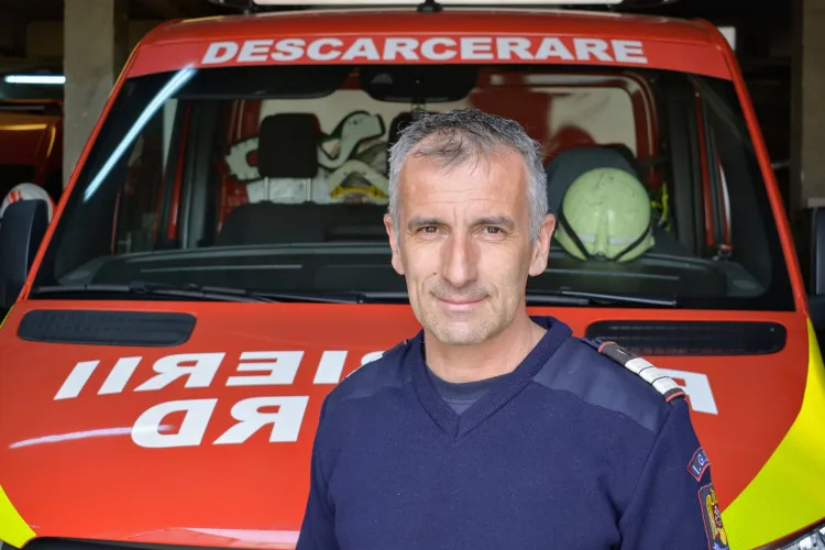 Pompier clujean super profesionist! Era în timpul liber, dar nu a pregetat să ajute la stingerea unui incendiu