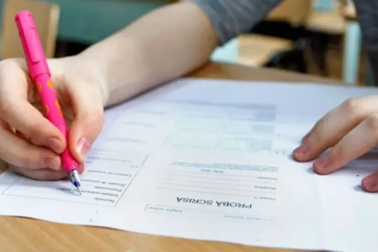 Aproape 5.500 de elevi din județul Cluj susțin astăzi prima probă scrisă la simularea examenului de Evaluare Națională 