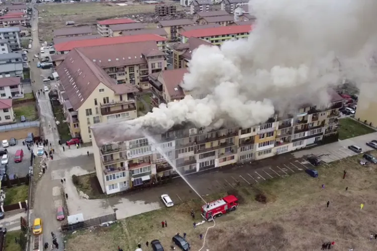 Gafe impardonabile la incendiul din Florești. Autoscara mașinii de pompieri nu a pornit - VIDEO și FOTO