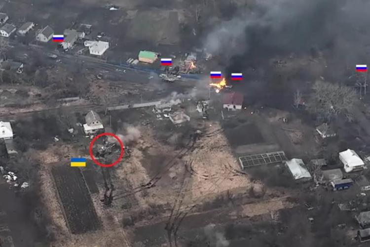 VIDEO - Curaj fără margini! Un tanc ucrainean atacă de unul singur un convoi rusesc de blindate, la vest de Kiev