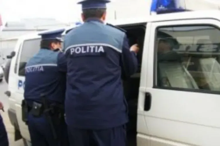 MAI va rechema pensionarii în activitate, pentru refugiați