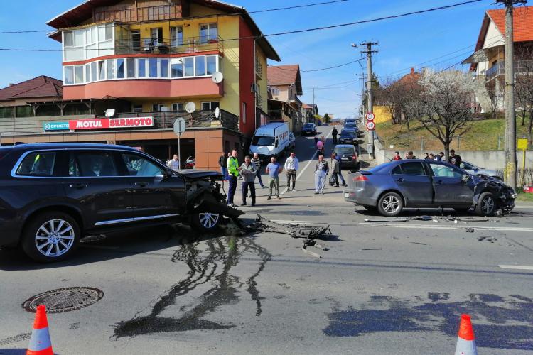 Accident pe strada Corneliu Coposu. Traficul a fost blocat - FOTO