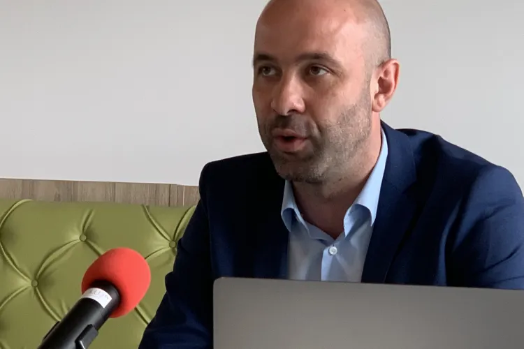 IT -ul clujean duce lipsă acută de studenți pregătiți. Deputatul Sabin Sărmaș arată cu degetul spre Legea Educației, care este marea problemă - VIDEO