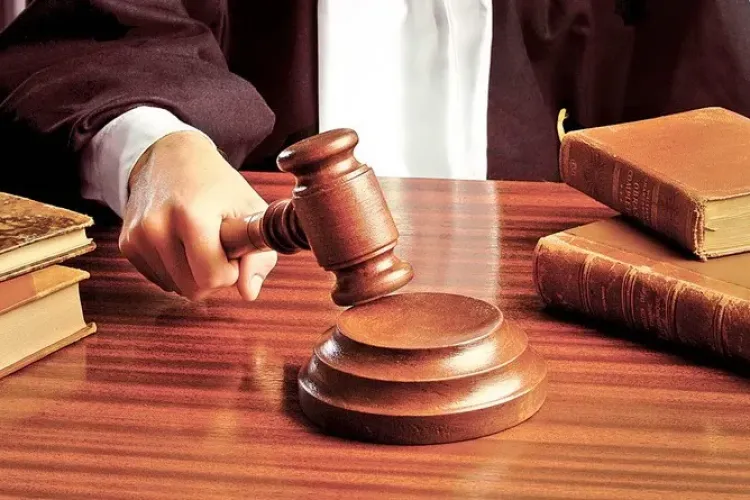 O clujeancă ce pretindea că vinde componente de calculator și cerea bani în avans, trimisă în judecată. A furat aproape 156.000 de lei