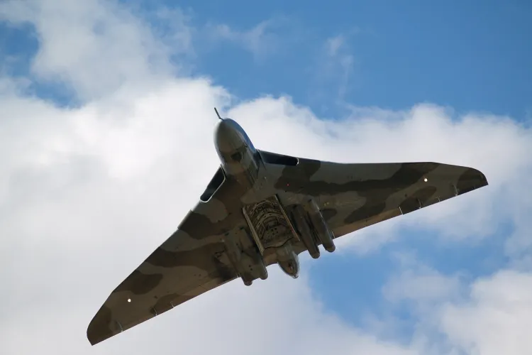 Polonia e dispusă să găzduiască arme nucleare americane