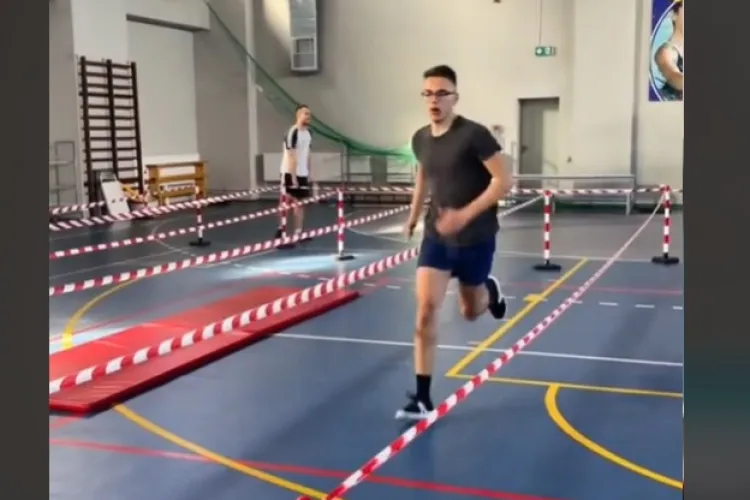 Tu ai rezista la acest examen fizic pentru Școala de Poliție? - VIDEO   