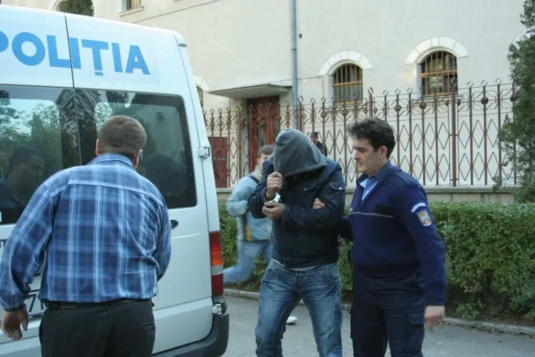 Dincă de Cluj! Un bărbat a profitat și a violat o fată timp de 6 luni, în locuința sa