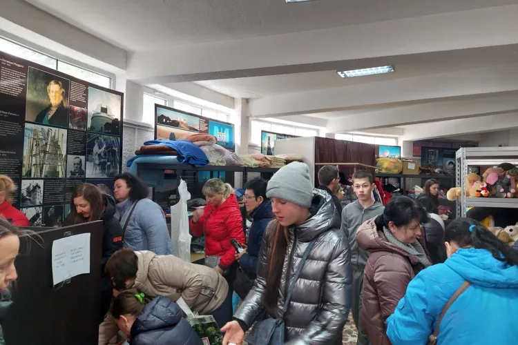 FOTO - S-a deschis un magazin cu produse gratuite pentru refugiaţii ucraineni, în România