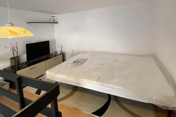 Cluj: A apărut chiria cu dormitor sub tavan și living sub pat! E un ”tiny house” scump - FOTO