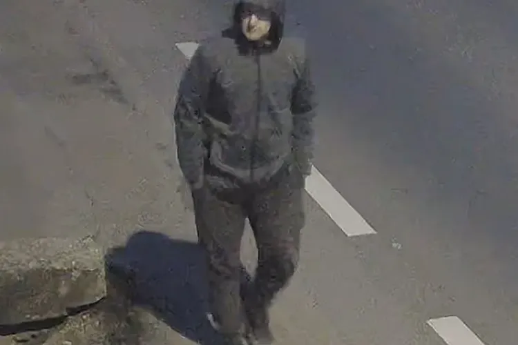 Sabotaj rutier! Un bărbat oprește intenționat semafoarele din Baciu - VIDEO