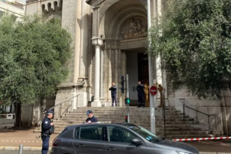 Un preot și o călugăriță din Nisa, înjunghiați în biserică, în timpul alegerilor prezidențiale 