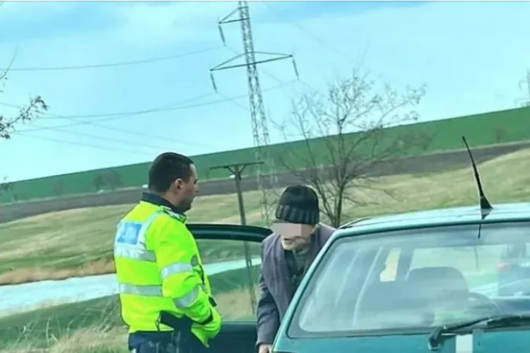 La 91 de ani conducea mașină cu numere false și alte nereguli grave