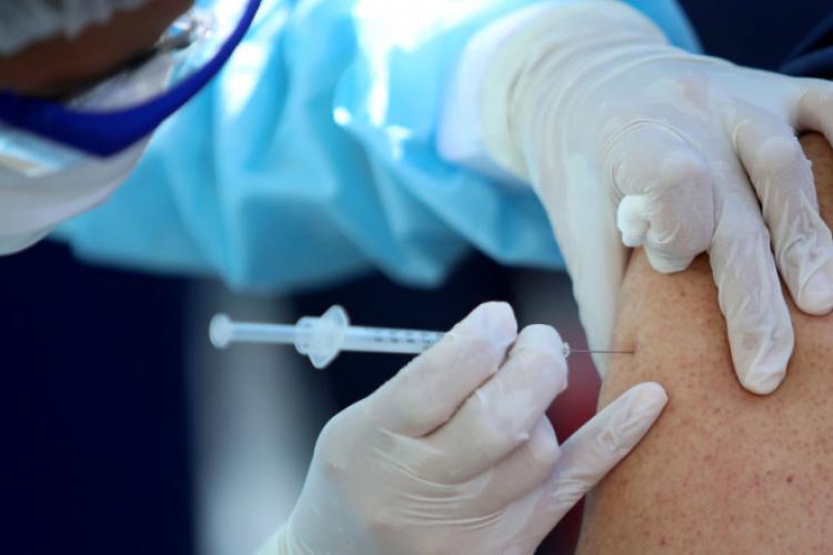Femeie moartă de 23 de ani, amendată cu 100 de euro pentru că nu s-a vaccinat împotriva COVID