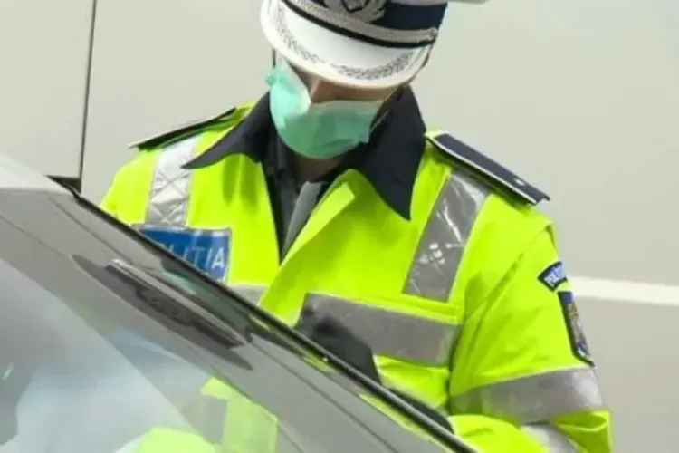 Un bărbat a fost prins de trei ori în aceași zi de polițiștii rutieri. Acesta conducea fără permis