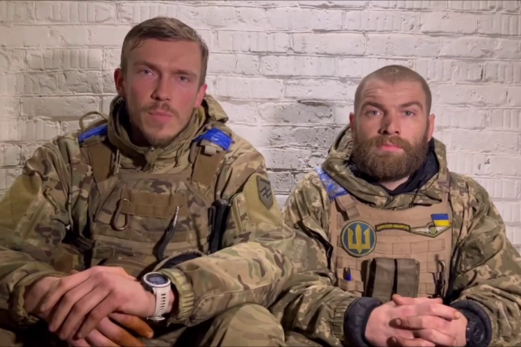 Temutul Batalion Azov din Ucraina s-a unit cu pușcașii marini din Brigada 36. Rușii vor fi puși pe jar la Mariupol - VIDEO