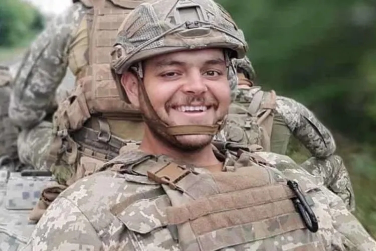 Soldat britanic care luptă în Mariupol, obligat să se predea. Mesaj sfâşietor: ”Dacă ar fi avut un singur glonț rămas, ar fi tras cu el”