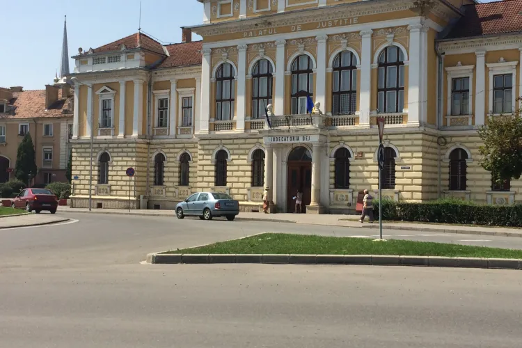 Bărbat din Dej, reţinut pentru că ar fi drogat şi violat o adolescentă de 15 ani în repetate rânduri. În urmă cu două zile fusese reţinut pentru furt