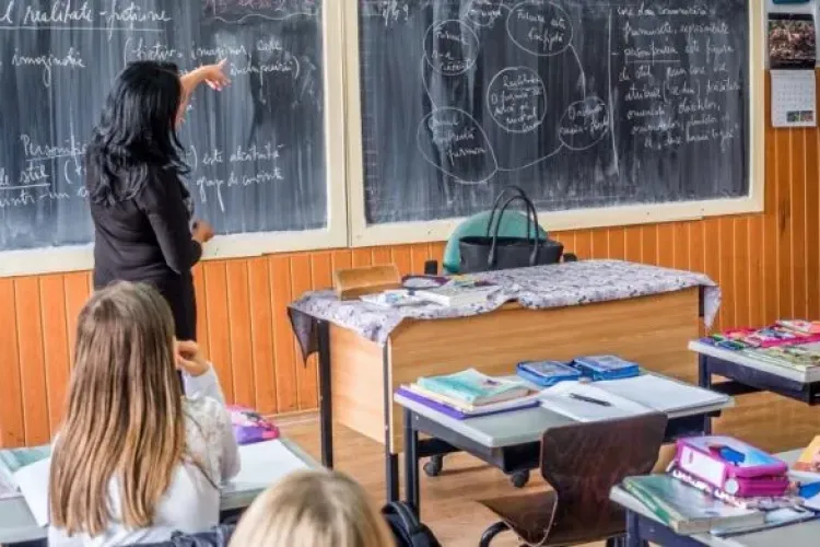 Drepturile salariale ale profesorilor, câştigate în instanţă, vor fi plătite eşalonat pe o perioadă de cinci ani