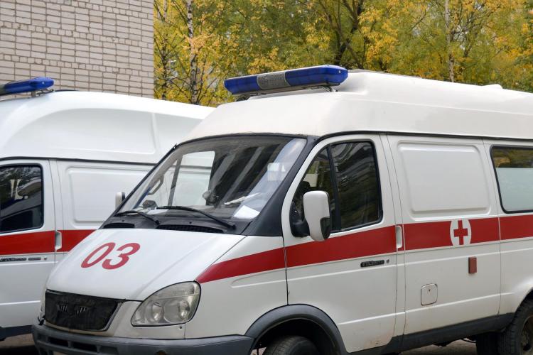 Un bărbat care a murit în ambulanță avea 300.000 de euro în buzunare  .