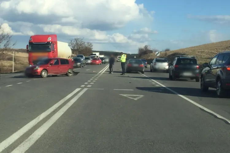 Accident grav la Vâlcele! O mașină s-a făcut praf - FOTO 