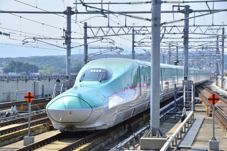 Mecanicul unui tren din Japonia, sancționat pentru o întârziere de 1 minut. Omul a câștigat procesul, dar a murit înainte de a afla sentința