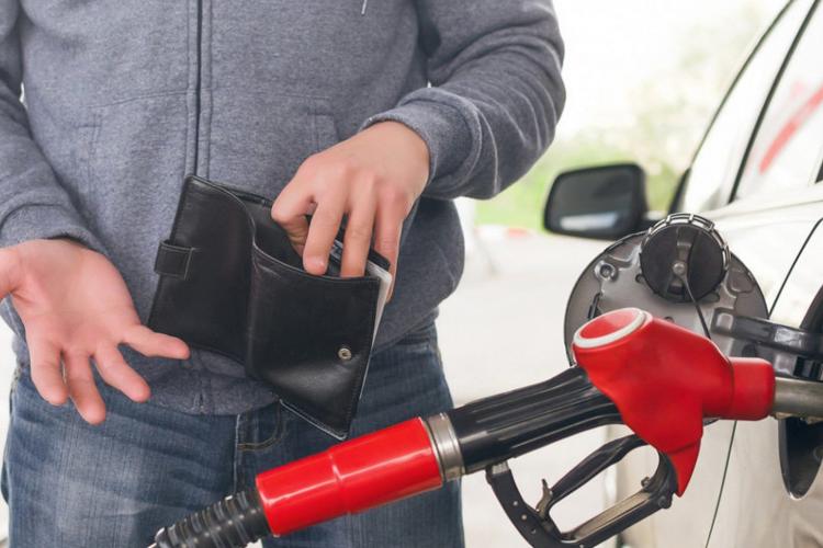 În weekend, prețul motorinei standard s-a apropiat vertiginos de pragul de 9 lei/litrul. Prețul carburanților în Cluj-Napoca