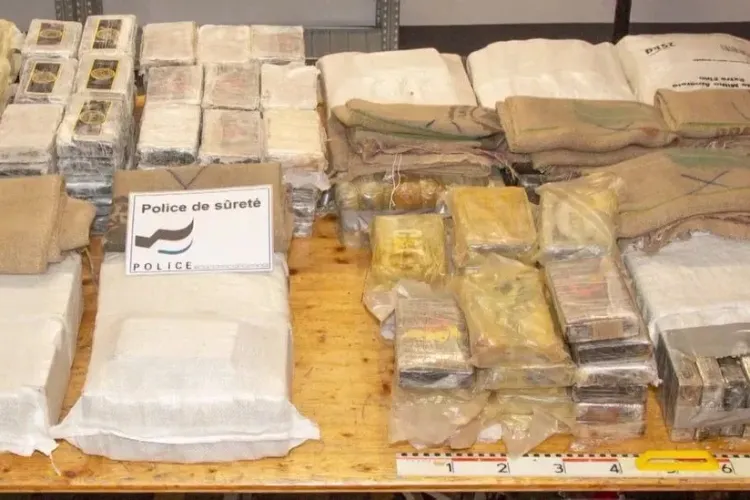 FOTO - Jumătate de tonă de cocaină a ajuns, din greșeală, la o fabrică de capsule de cafea